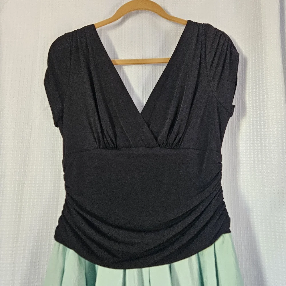 Collection By Dress Barn black & Green  Vneck dress stretch cap sleeve Size 14 - Picture 2 of 10